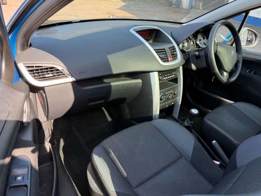 2012 PEUGEOT 207 2012 PEUGEOT 207