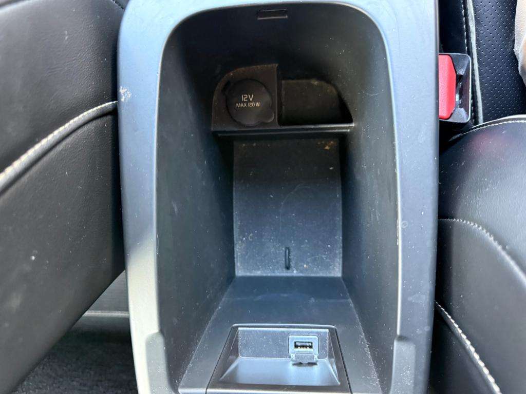 2015 VOLVO V40 2015 VOLVO V40