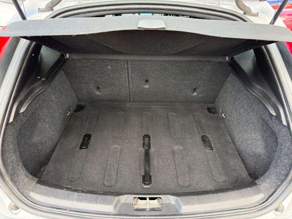 2015 VOLVO V40 2015 VOLVO V40