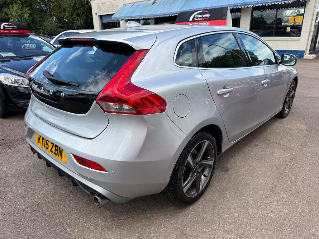 2015 VOLVO V40 2015 VOLVO V40