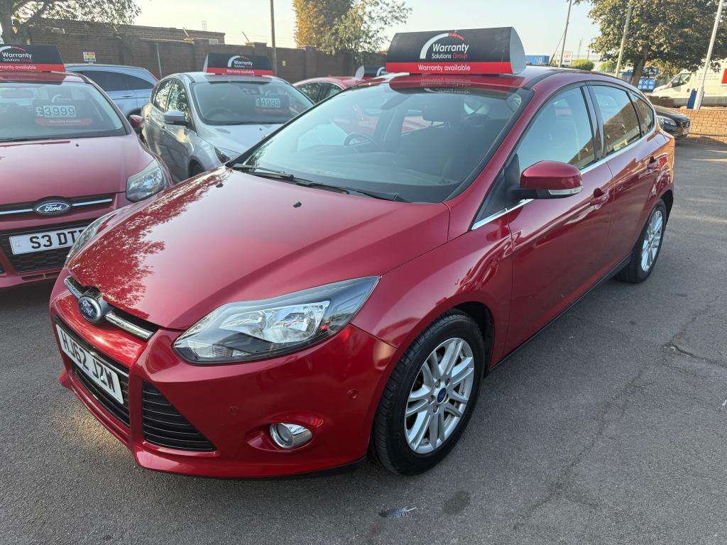 A 2012 FORD FOCUS Titanium T A 2012 FORD FOCUS Titanium T