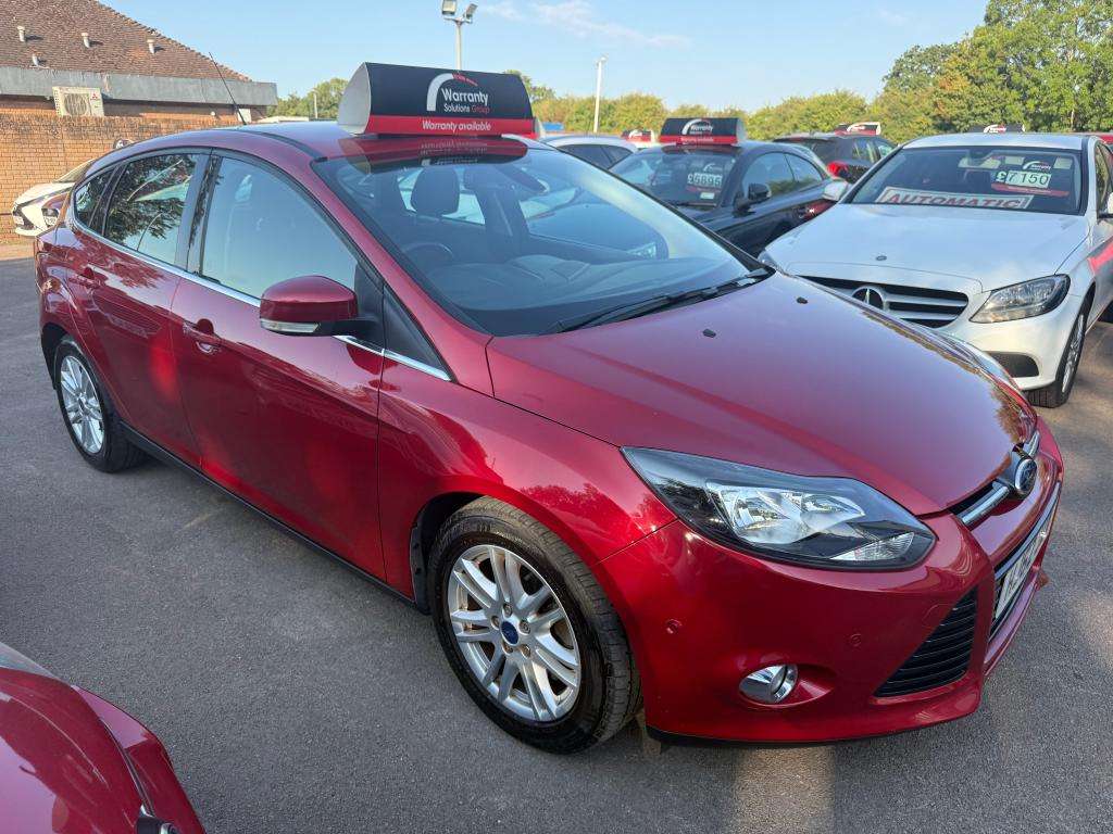 A 2012 FORD FOCUS Titanium T A 2012 FORD FOCUS Titanium T