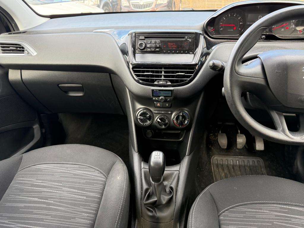 2013 PEUGEOT 208 2013 PEUGEOT 208