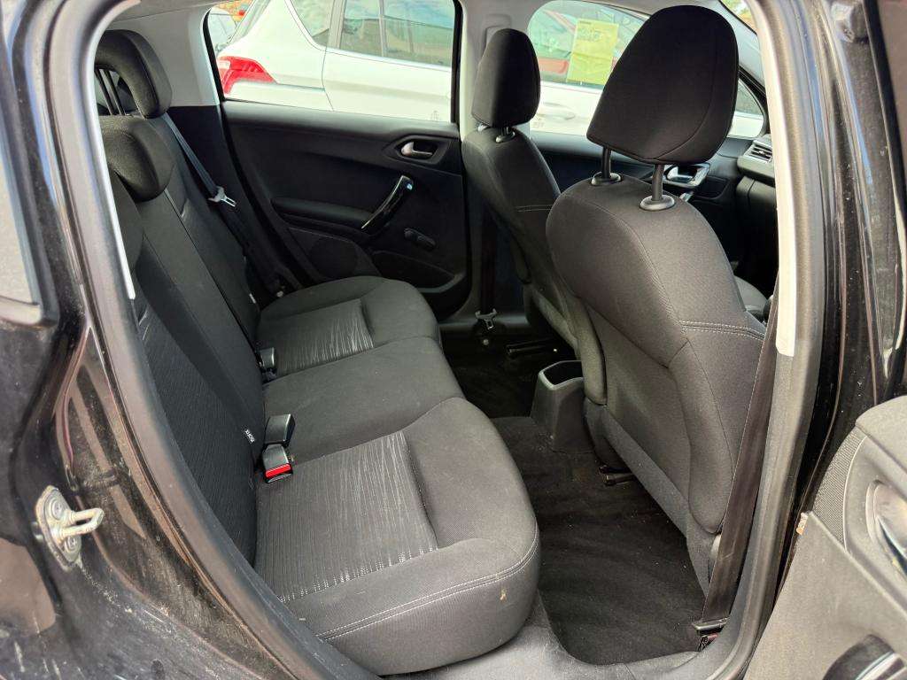2013 PEUGEOT 208 2013 PEUGEOT 208