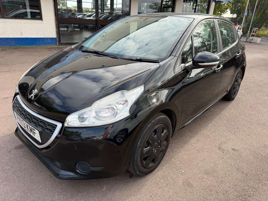 A 2013 PEUGEOT 208 Access+ A 2013 PEUGEOT 208 Access+