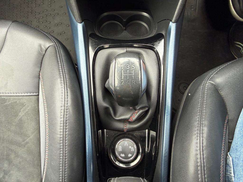 2015 PEUGEOT 2008 2015 PEUGEOT 2008