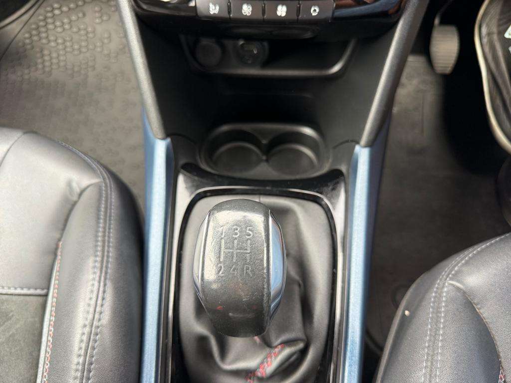 2015 PEUGEOT 2008 2015 PEUGEOT 2008