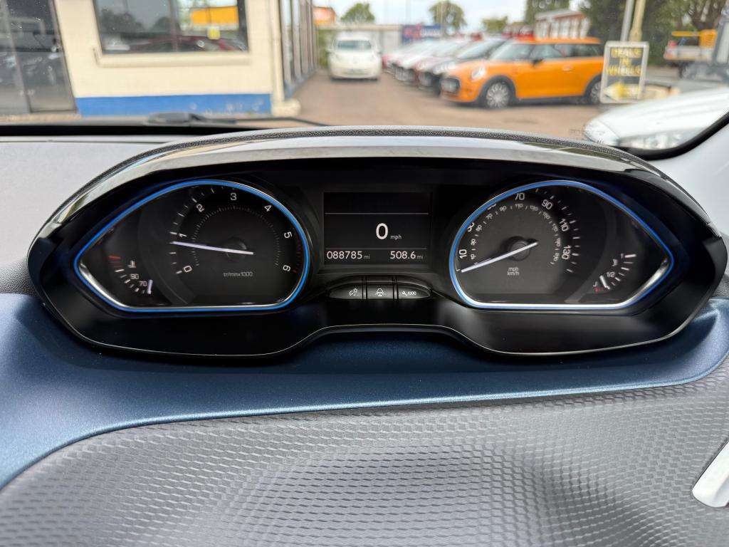 2015 PEUGEOT 2008 2015 PEUGEOT 2008