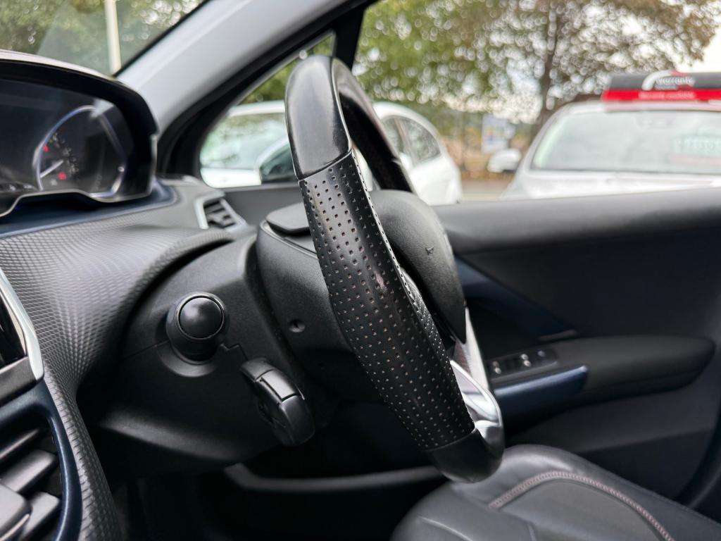 2015 PEUGEOT 2008 2015 PEUGEOT 2008