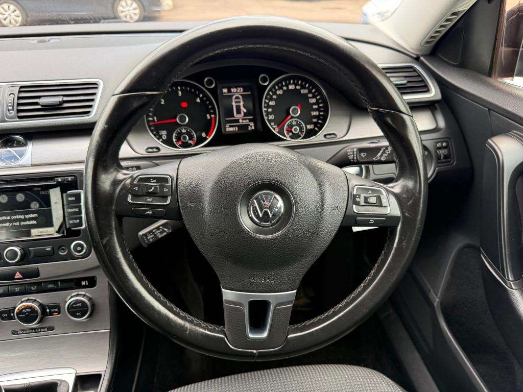 2013 VOLKSWAGEN PASSAT 2013 VOLKSWAGEN PASSAT