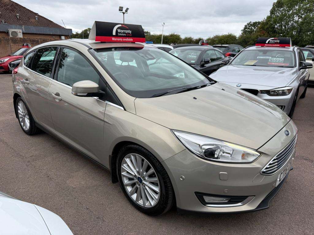 A 2015 FORD FOCUS Titanium X A 2015 FORD FOCUS Titanium X