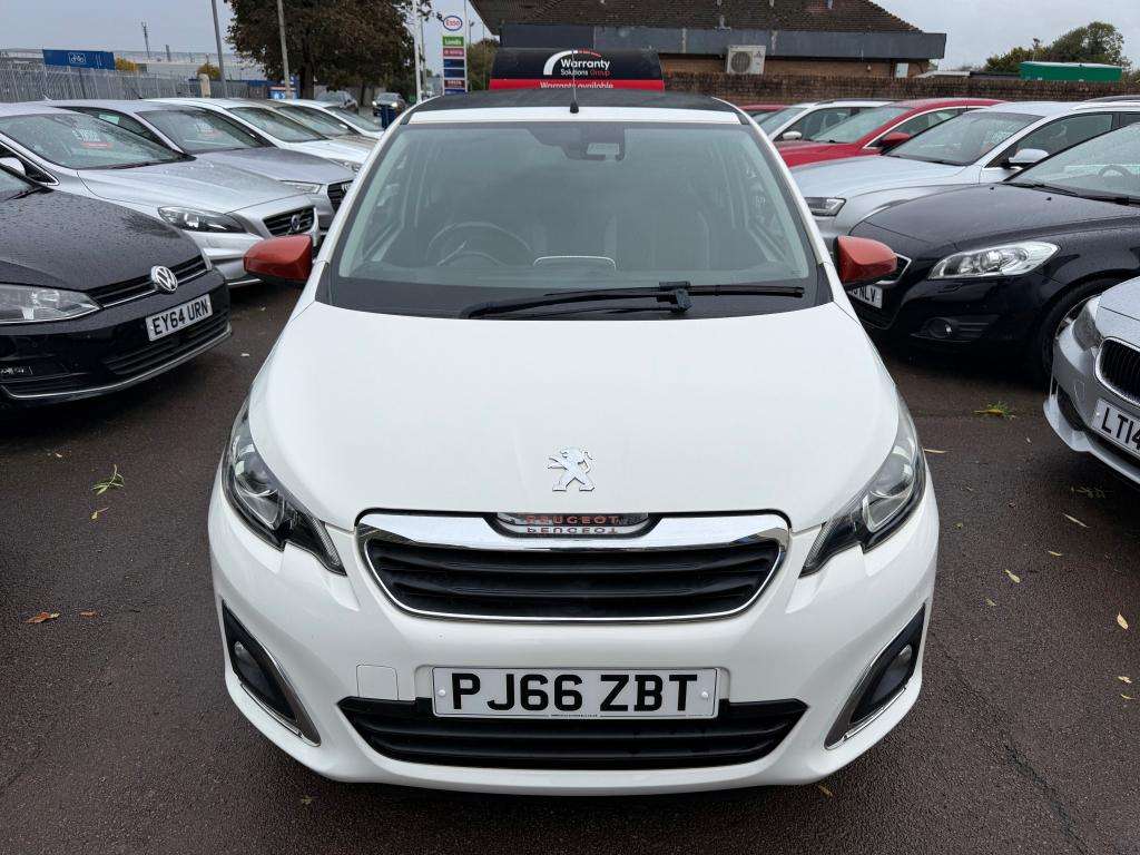 A 2016 PEUGEOT 108 Roland Garros Top A 2016 PEUGEOT 108 Roland Garros Top