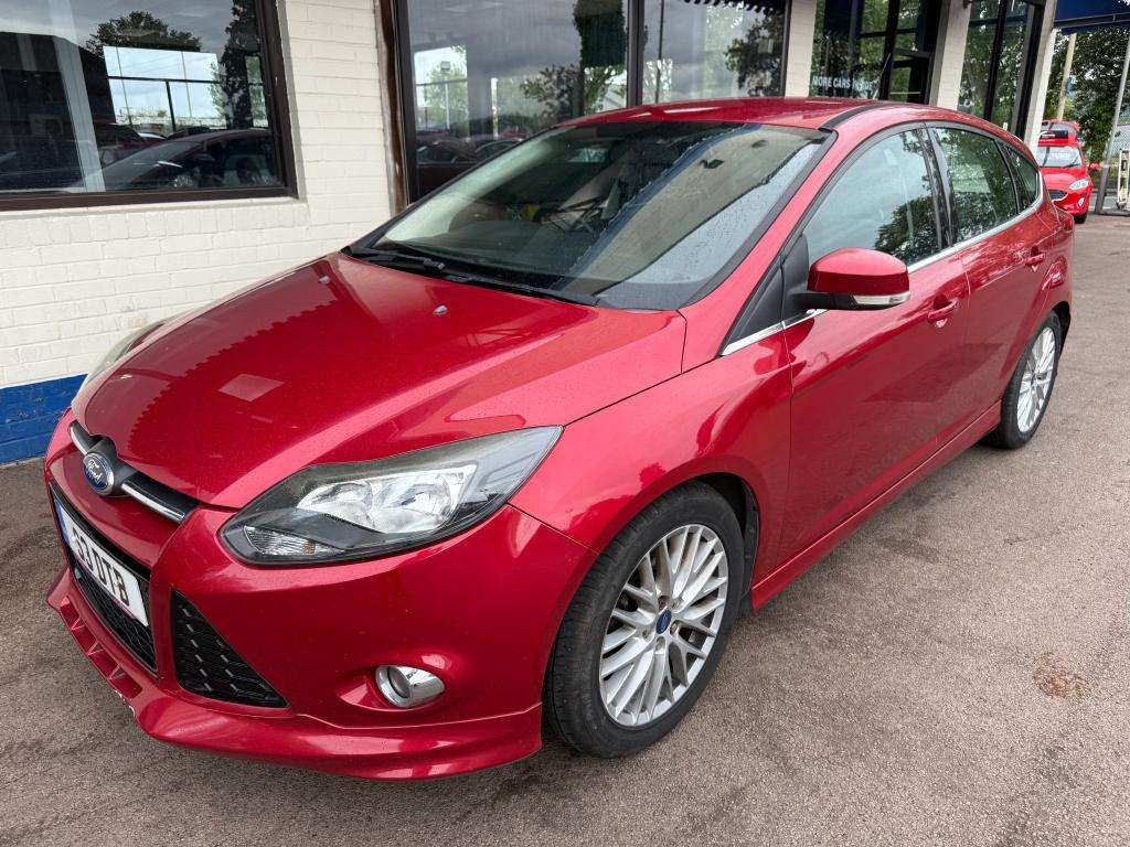 A 2012 FORD FOCUS Zetec S T A 2012 FORD FOCUS Zetec S T