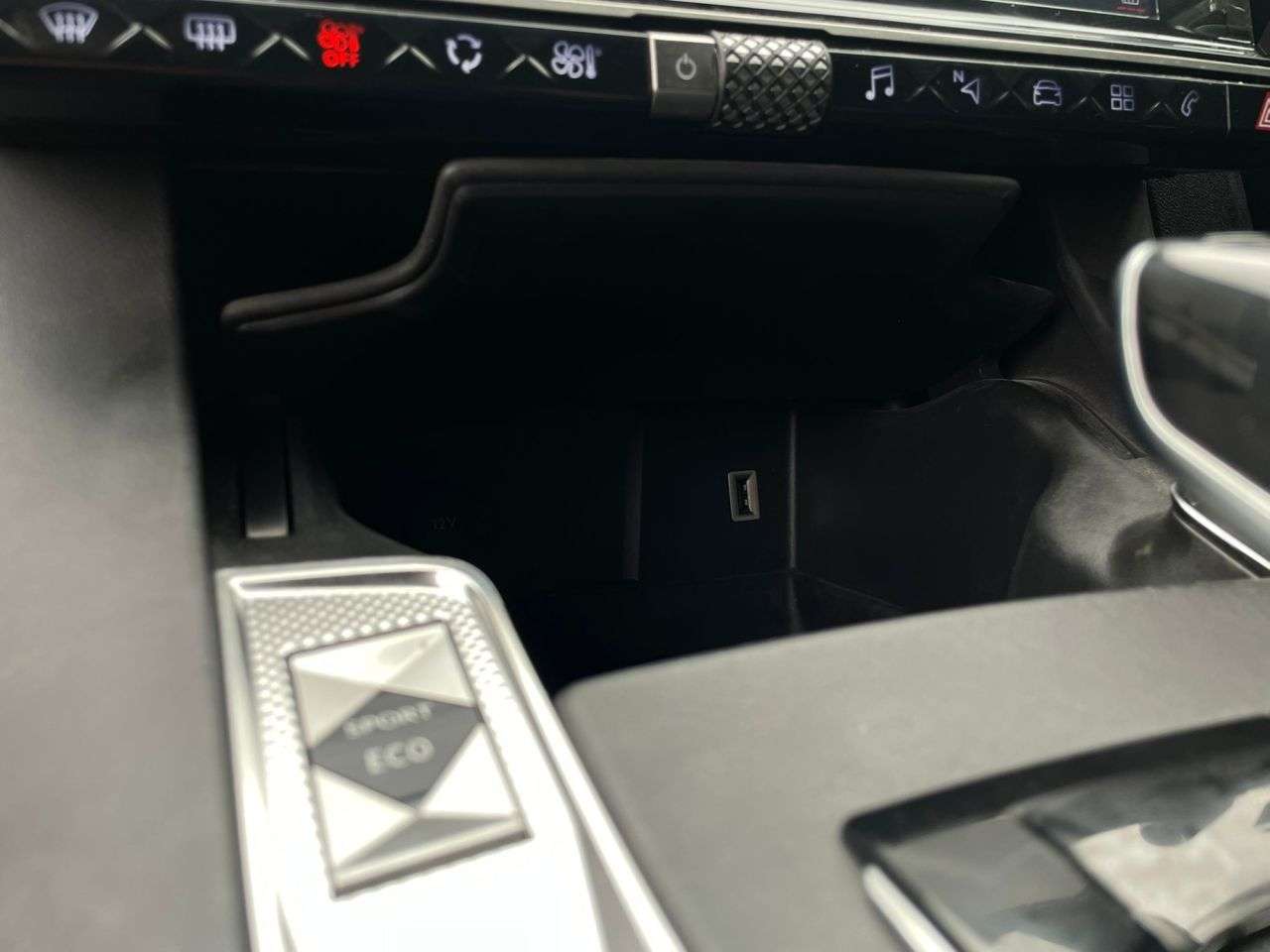 2021 DS AUTOMOBILES DS 7 CROSSBACK 2021 DS AUTOMOBILES DS 7 CROSSBACK