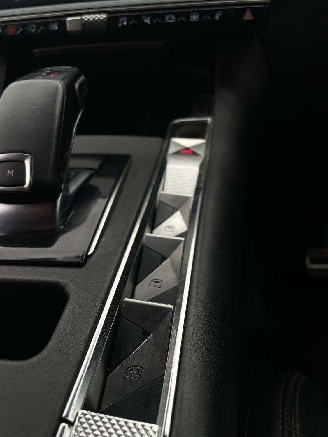 2021 DS AUTOMOBILES DS 7 CROSSBACK 2021 DS AUTOMOBILES DS 7 CROSSBACK