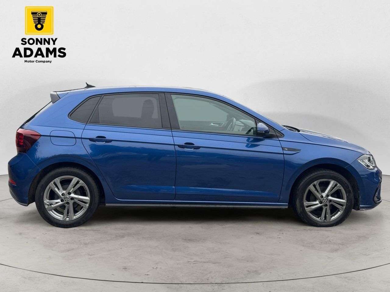 A 2022 VOLKSWAGEN POLO 1.0 TSI R-Line Hatchback 5dr Petrol Manual Euro 6 (s/s) (95 ps) A 2022 VOLKSWAGEN POLO 1.0 TSI R-Line Hatchback 5dr Petrol Manual Euro 6 (s/s) (95 ps)