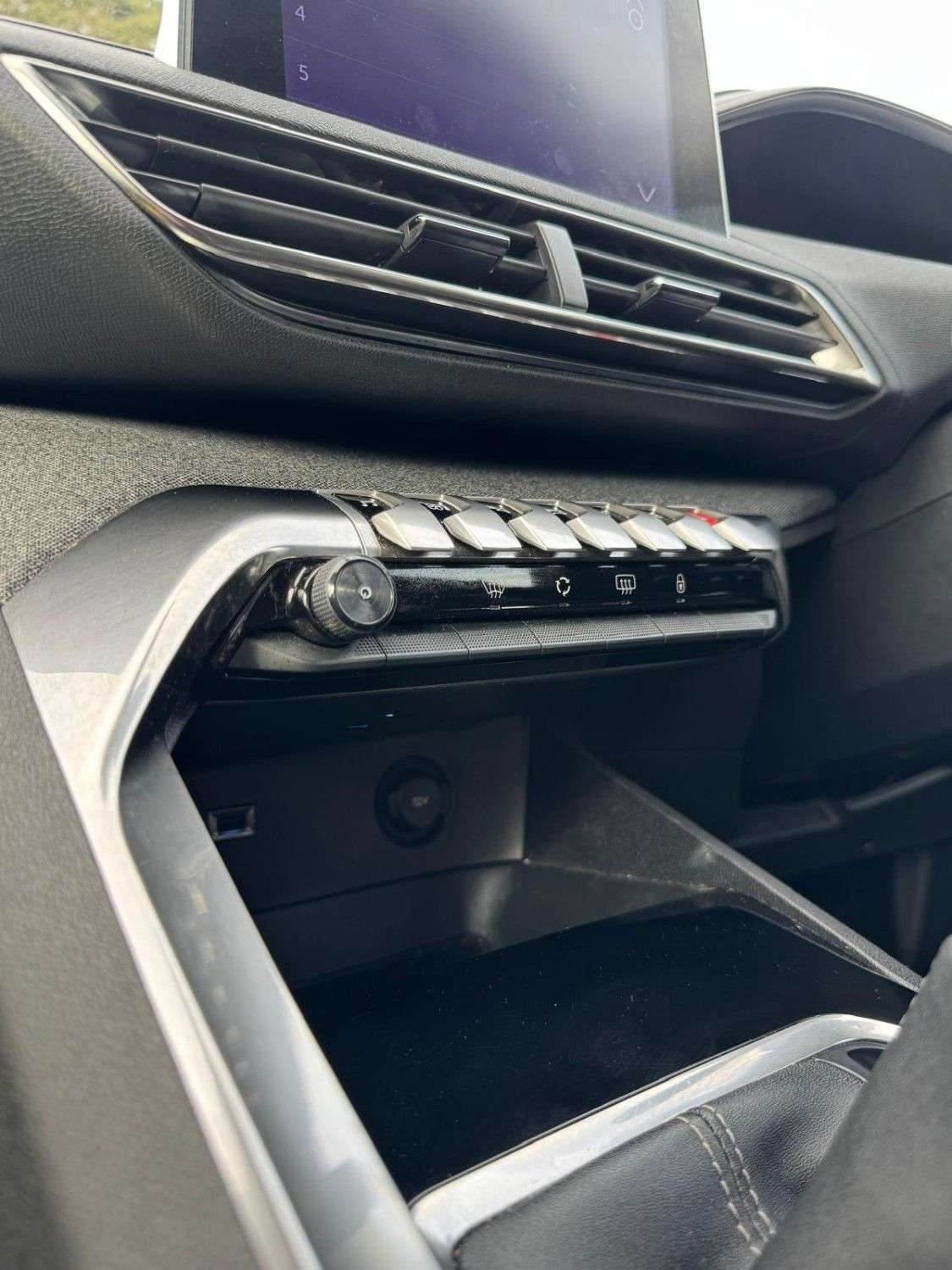 2020 PEUGEOT 5008 2020 PEUGEOT 5008
