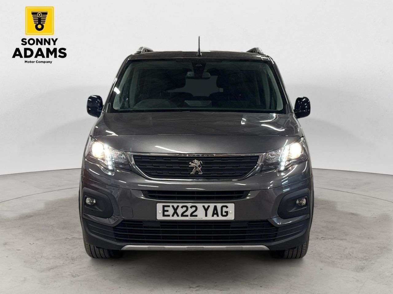 A 2022 PEUGEOT RIFTER 1.5 BlueHDi Allure Premium Long MPV 5dr Diesel Manual Euro 6 (s/s) (100 ps) A 2022 PEUGEOT RIFTER 1.5 BlueHDi Allure Premium Long MPV 5dr Diesel Manual Euro 6 (s/s) (100 ps)