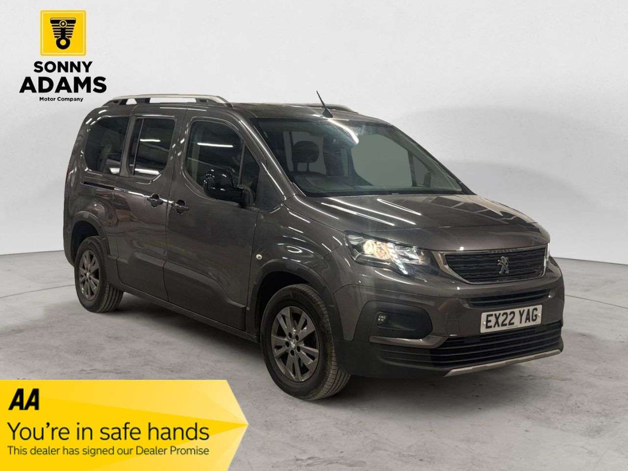 A 2022 PEUGEOT RIFTER 1.5 BlueHDi Allure Premium Long MPV 5dr Diesel Manual Euro 6 (s/s) (100 ps) A 2022 PEUGEOT RIFTER 1.5 BlueHDi Allure Premium Long MPV 5dr Diesel Manual Euro 6 (s/s) (100 ps)