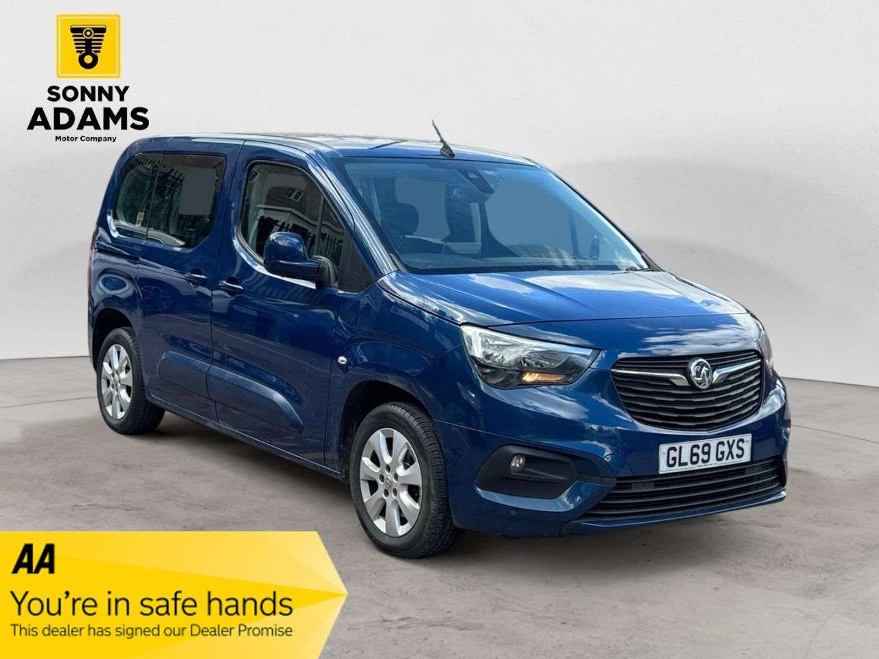 A 2020 VAUXHALL COMBO LIFE 1.5 Turbo D BlueInjection Energy MPV 5dr Diesel Manual Euro 6 (s/s) (130 ps A 2020 VAUXHALL COMBO LIFE 1.5 Turbo D BlueInjection Energy MPV 5dr Diesel Manual Euro 6 (s/s) (130 ps