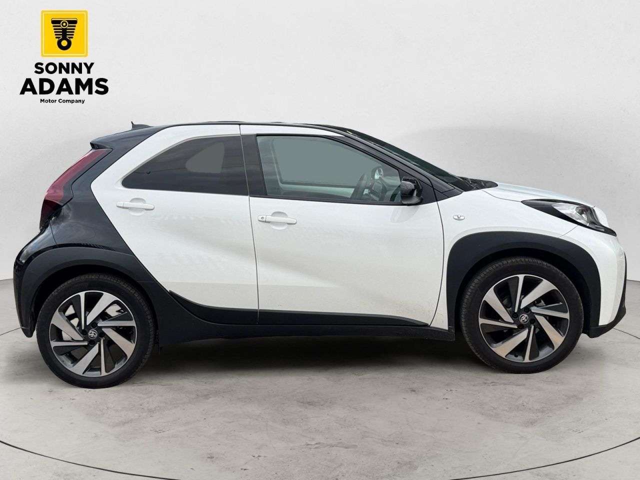 A 2025 TOYOTA AYGO X 1.0 VVT-i Edge Hatchback 5dr Petrol Manual Euro 6 (s/s) (72 ps) A 2025 TOYOTA AYGO X 1.0 VVT-i Edge Hatchback 5dr Petrol Manual Euro 6 (s/s) (72 ps)