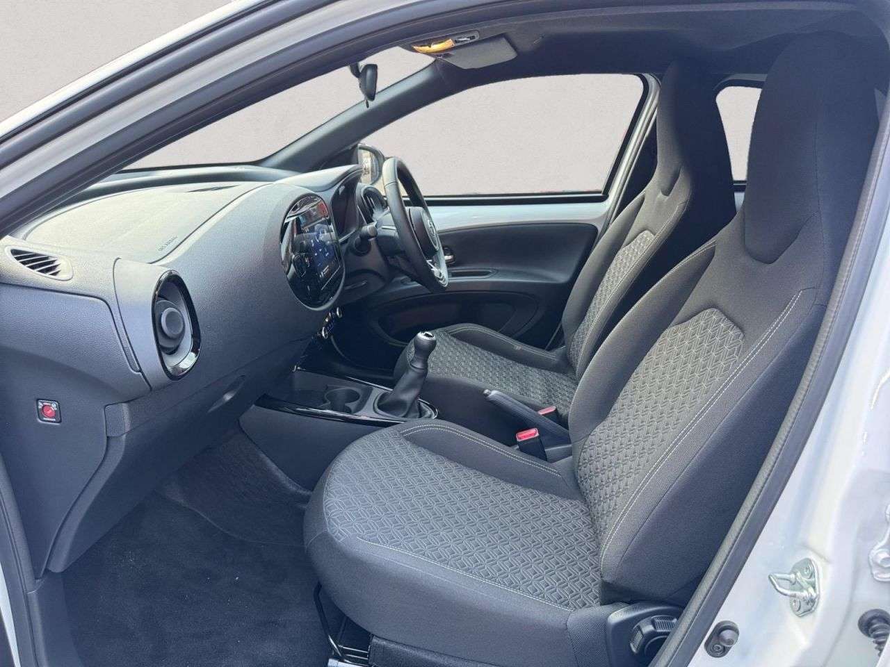 2025 TOYOTA AYGO X 2025 TOYOTA AYGO X