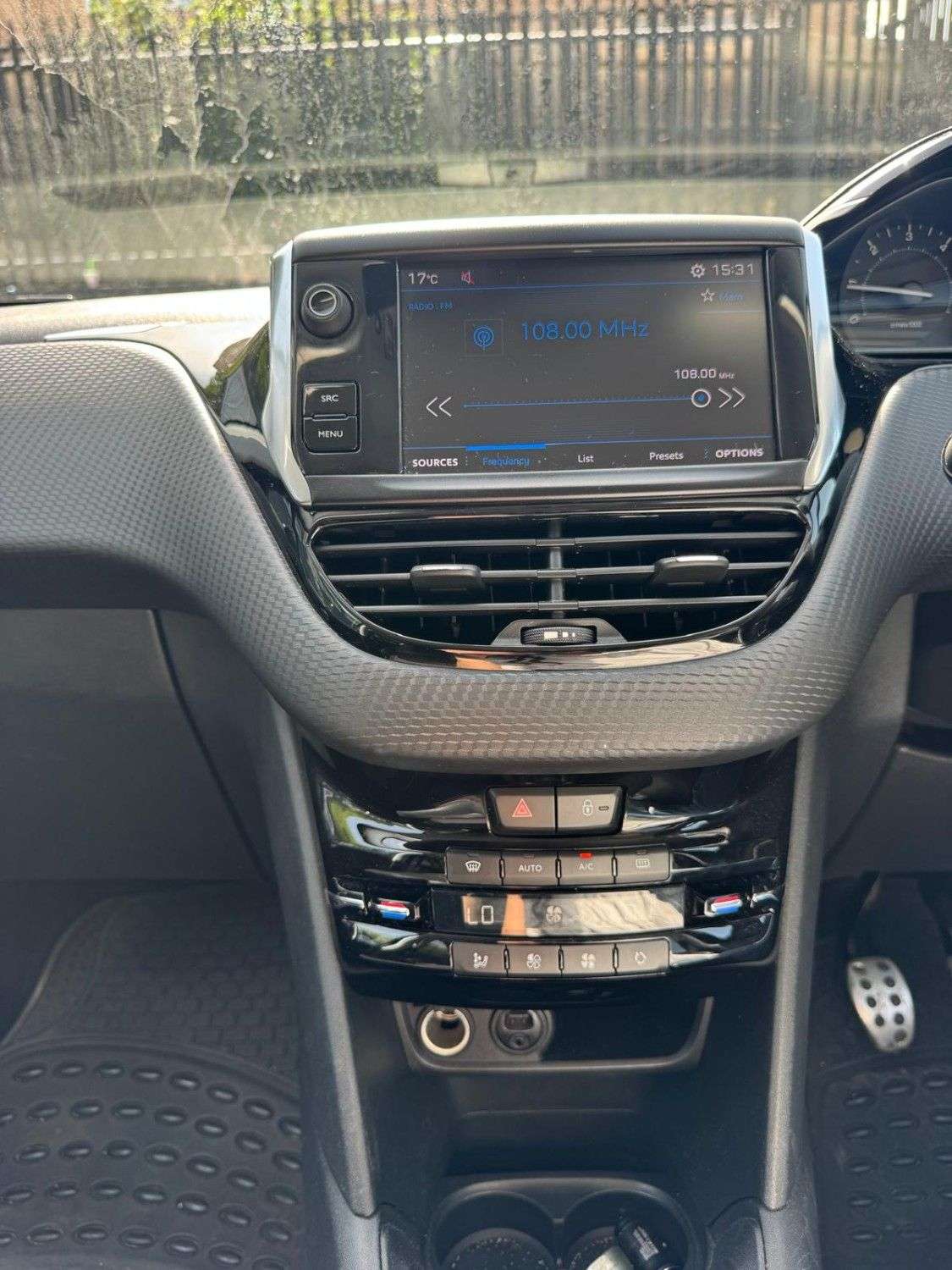 2017 PEUGEOT 208 2017 PEUGEOT 208