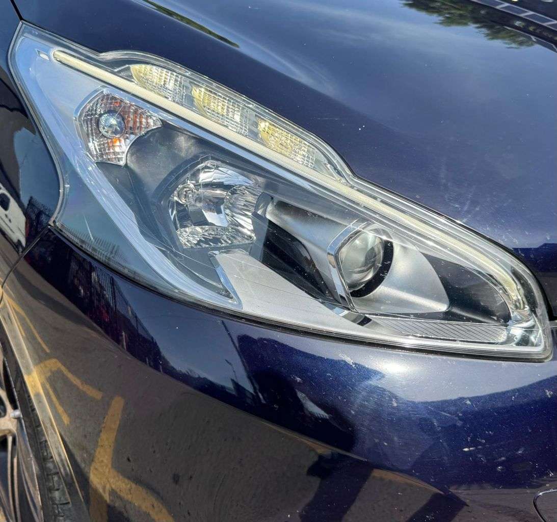 2017 PEUGEOT 208 2017 PEUGEOT 208