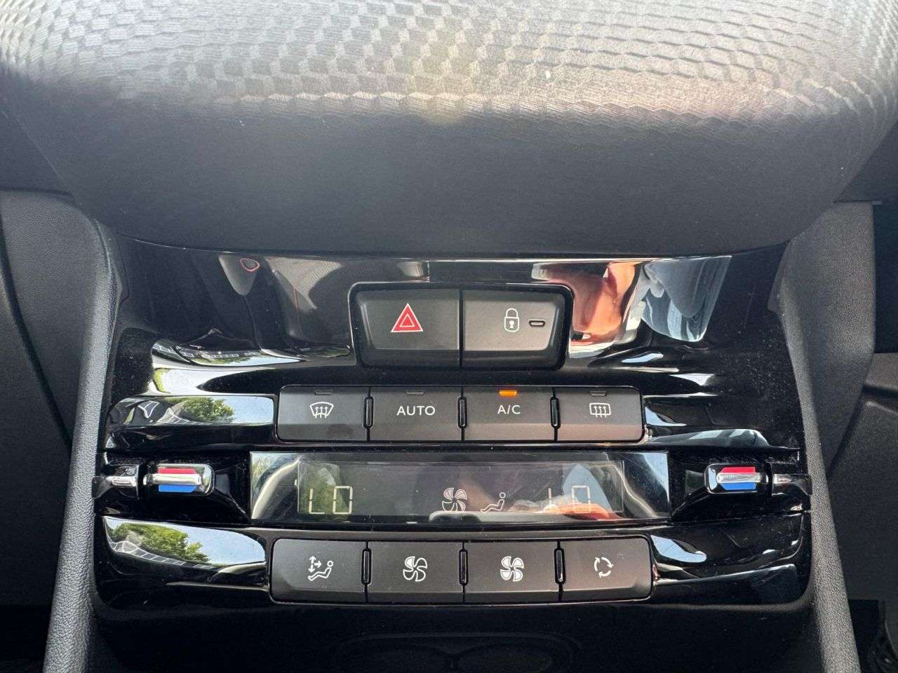 2017 PEUGEOT 208 2017 PEUGEOT 208