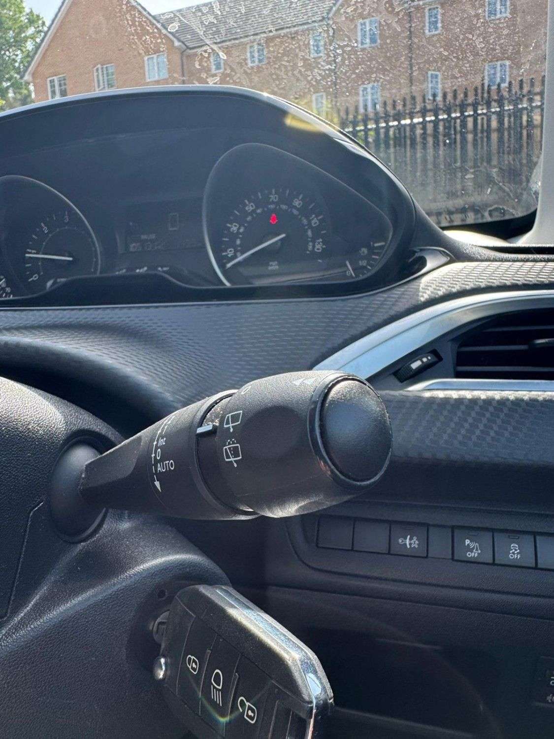2017 PEUGEOT 208 2017 PEUGEOT 208