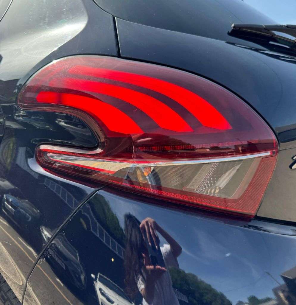 2017 PEUGEOT 208 2017 PEUGEOT 208
