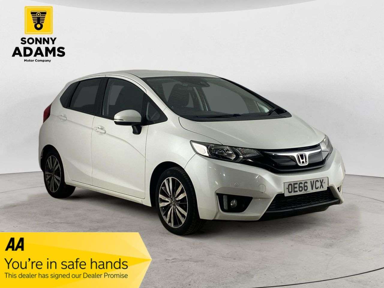 A 2017 HONDA JAZZ 1.3 i-VTEC EX Hatchback 5dr Petrol Manual Euro 6 (s/s) (102 ps) A 2017 HONDA JAZZ 1.3 i-VTEC EX Hatchback 5dr Petrol Manual Euro 6 (s/s) (102 ps)