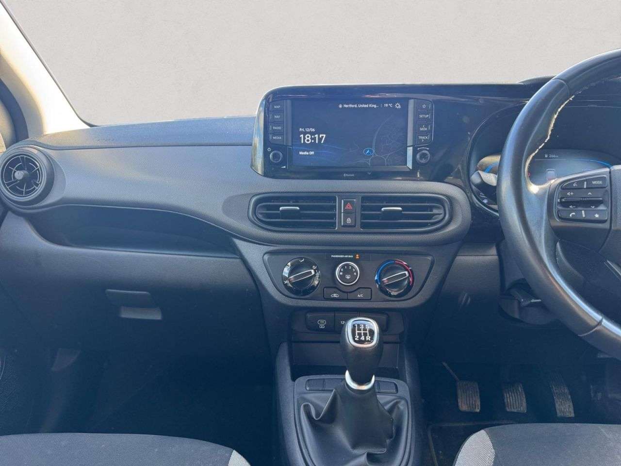 2024 HYUNDAI I10 2024 HYUNDAI I10