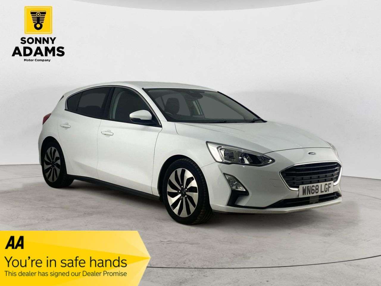 A 2018 FORD FOCUS 1.0T EcoBoost Zetec Hatchback 5dr Petrol Manual Euro 6 (s/s) (100 ps) A 2018 FORD FOCUS 1.0T EcoBoost Zetec Hatchback 5dr Petrol Manual Euro 6 (s/s) (100 ps)