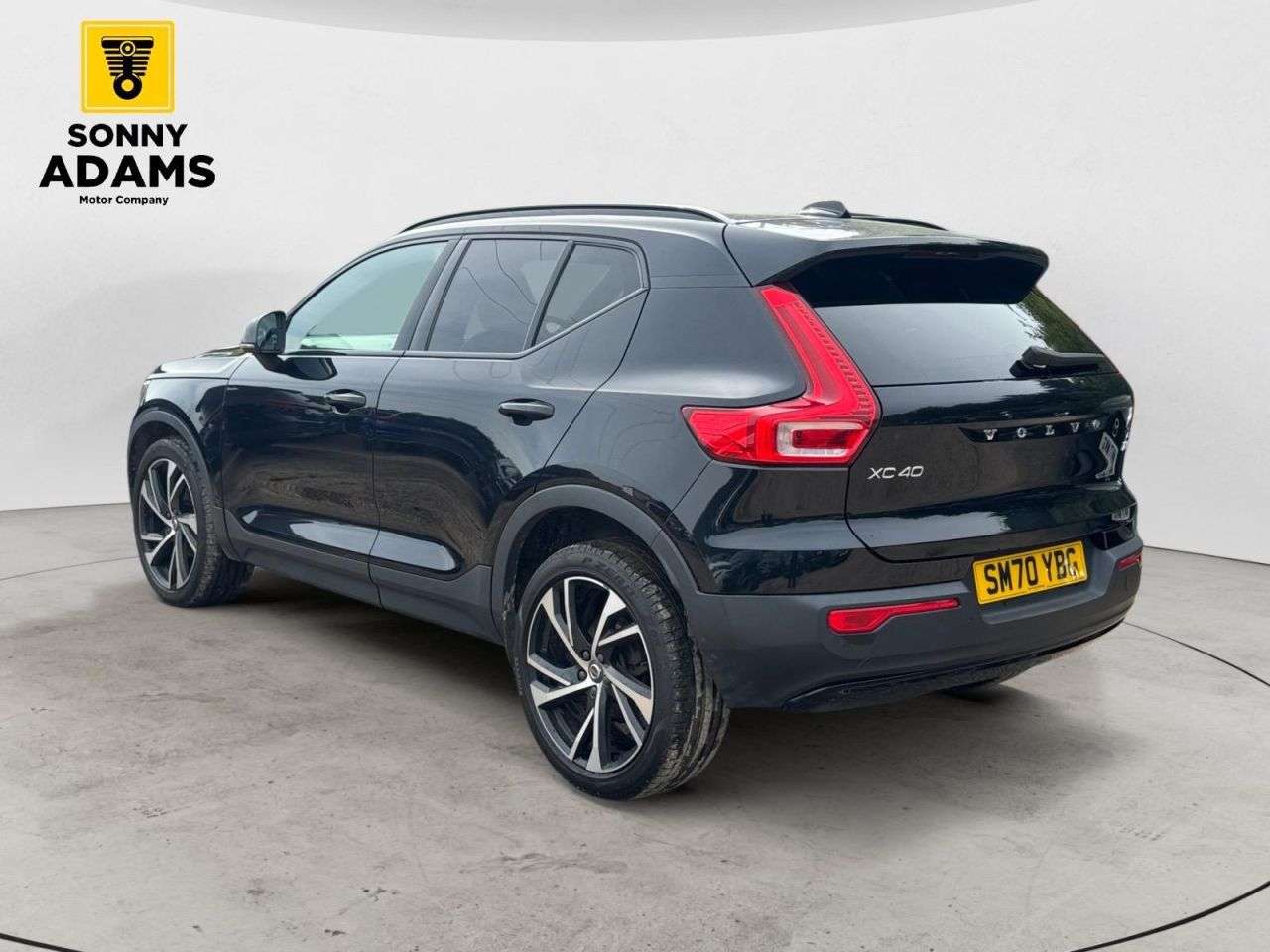 2021 VOLVO XC40 2021 VOLVO XC40