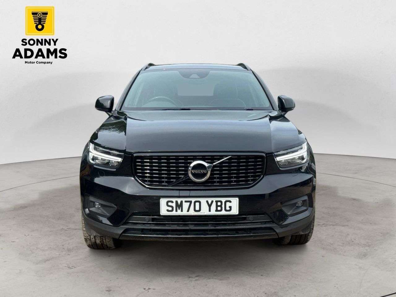 A 2021 VOLVO XC40 1.5 T3 R-Design Pro SUV 5dr Petrol Manual Euro 6 (s/s) (163 ps) A 2021 VOLVO XC40 1.5 T3 R-Design Pro SUV 5dr Petrol Manual Euro 6 (s/s) (163 ps)