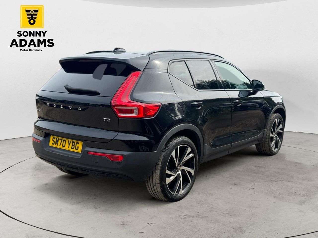 2021 VOLVO XC40 2021 VOLVO XC40