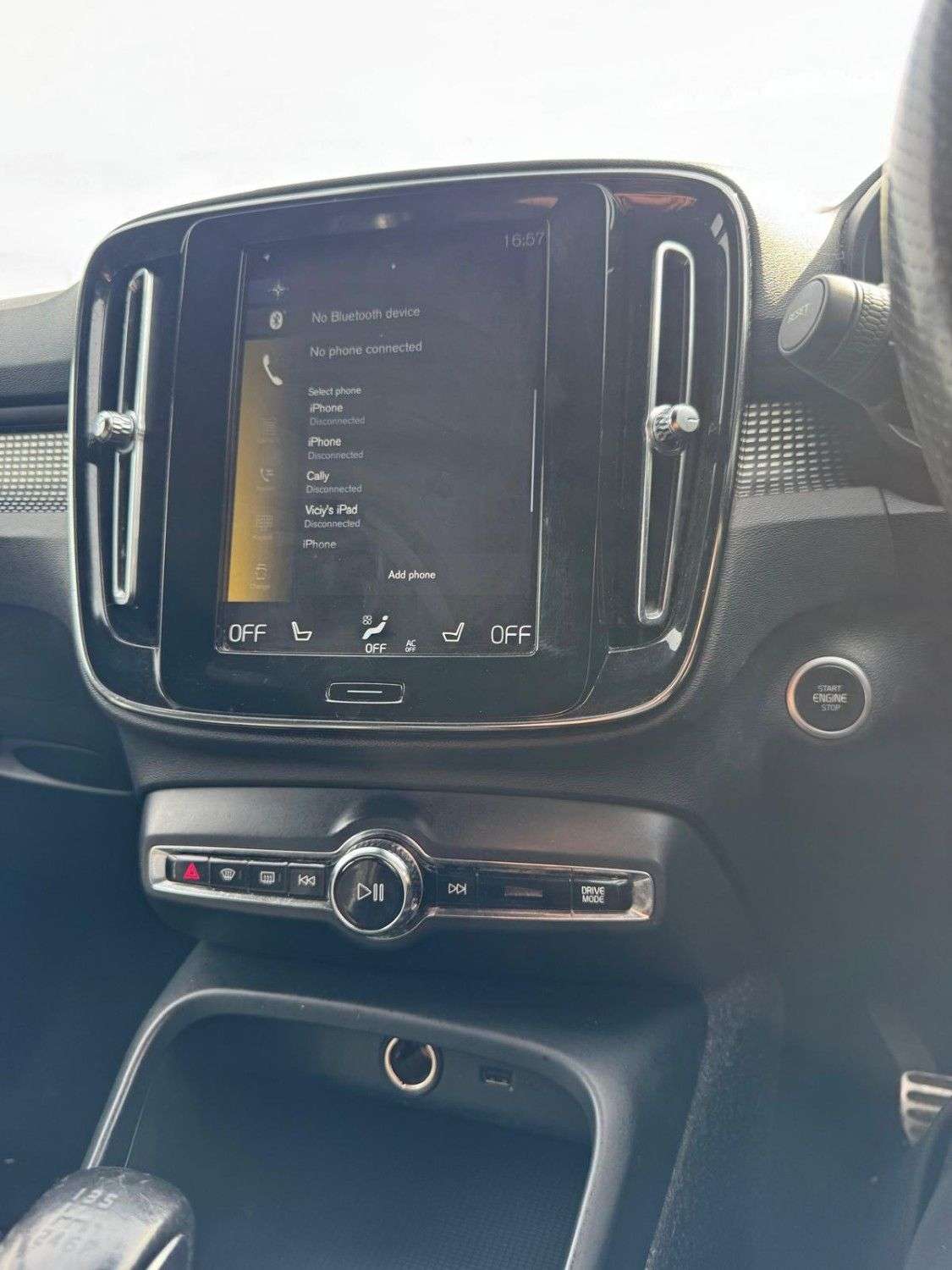 2021 VOLVO XC40 2021 VOLVO XC40
