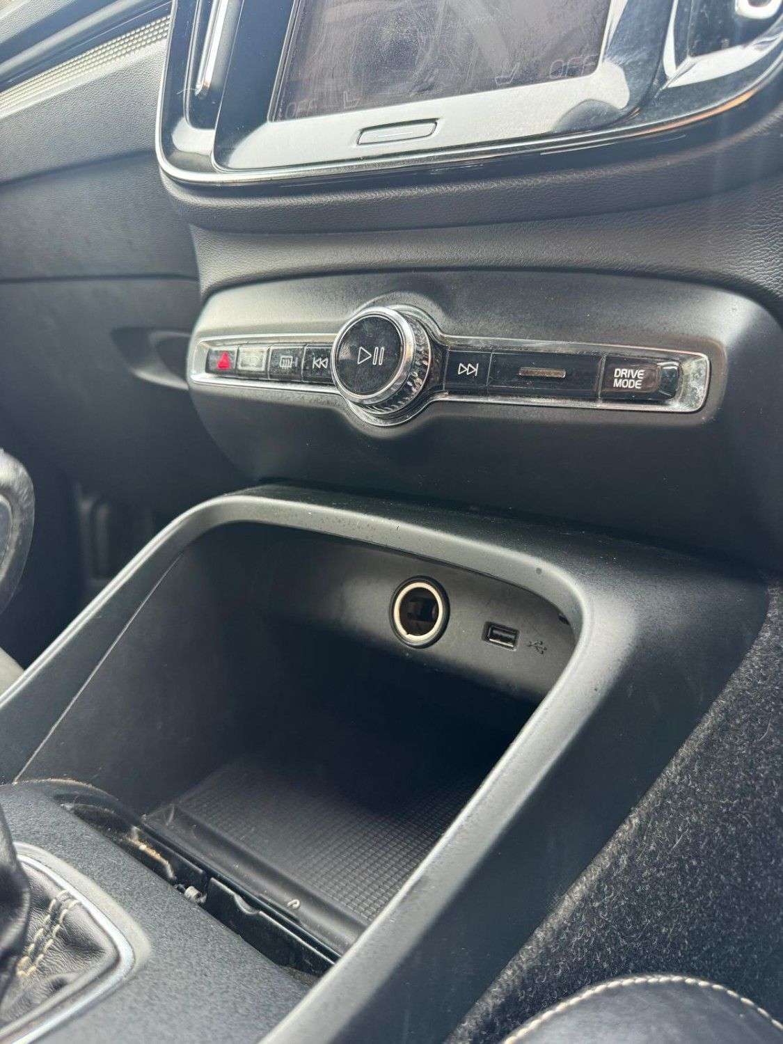 2021 VOLVO XC40 2021 VOLVO XC40