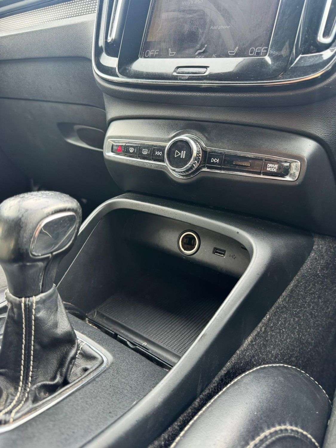 2021 VOLVO XC40 2021 VOLVO XC40