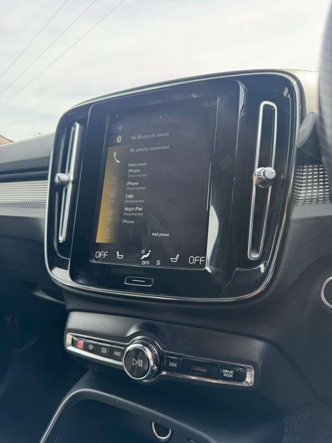 2021 VOLVO XC40 2021 VOLVO XC40