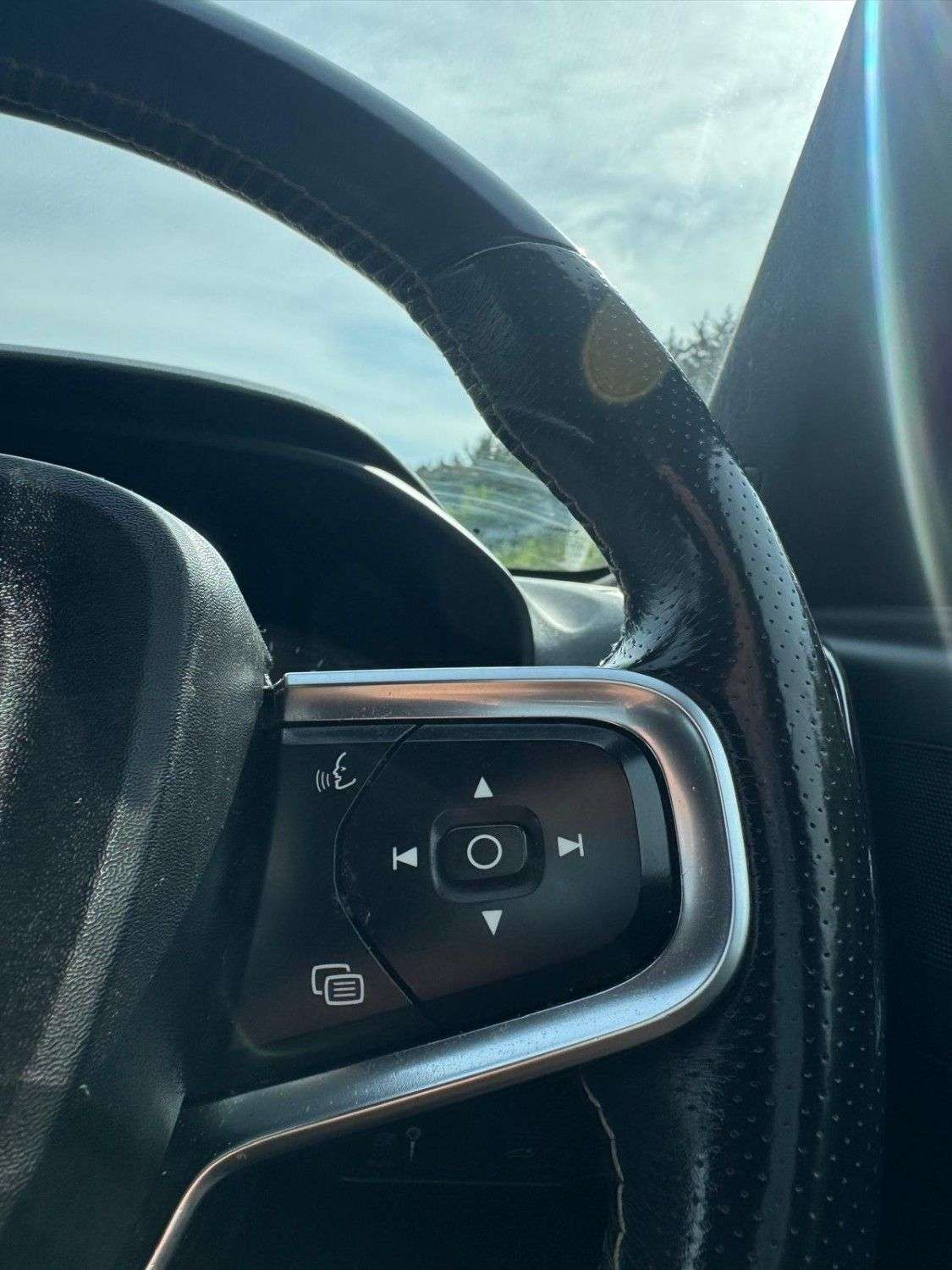 2021 VOLVO XC40 2021 VOLVO XC40
