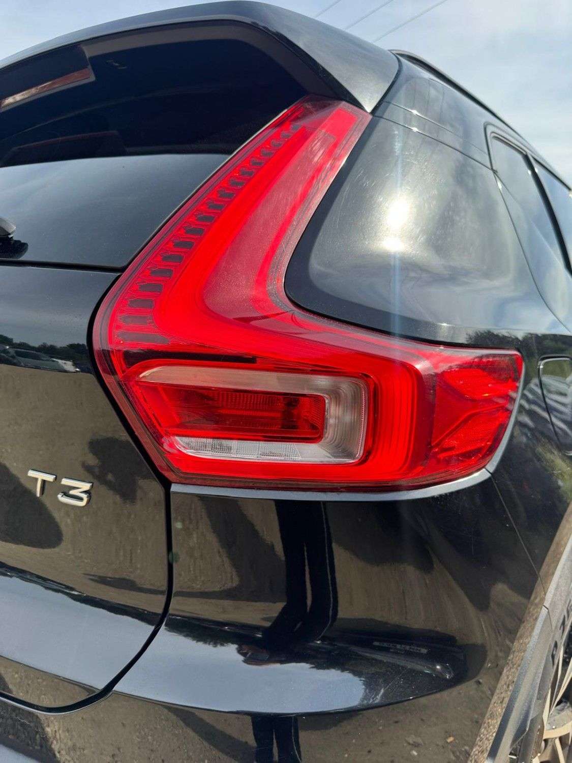 2021 VOLVO XC40 2021 VOLVO XC40