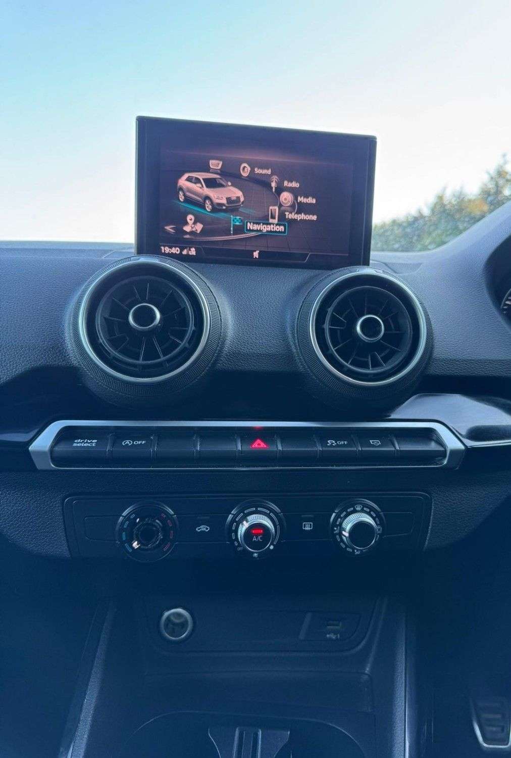2020 AUDI Q2 2020 AUDI Q2