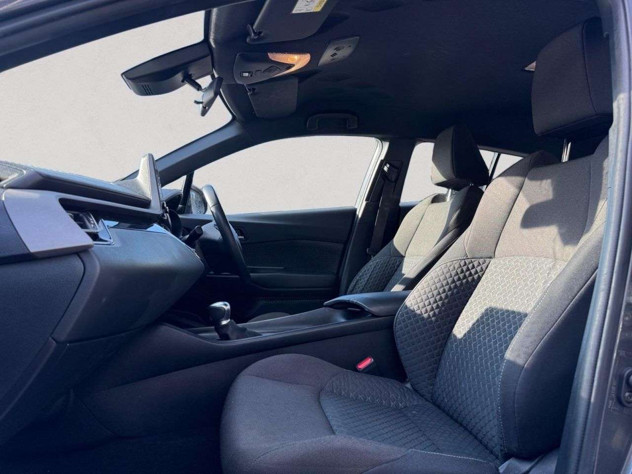 2023 TOYOTA C-HR 2023 TOYOTA C-HR