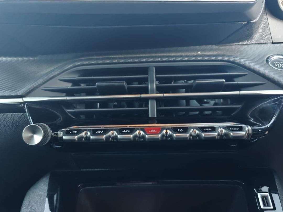 2023 PEUGEOT 2008 2023 PEUGEOT 2008