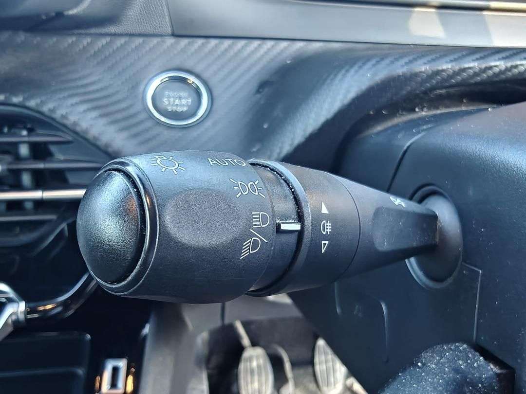 2023 PEUGEOT 2008 2023 PEUGEOT 2008