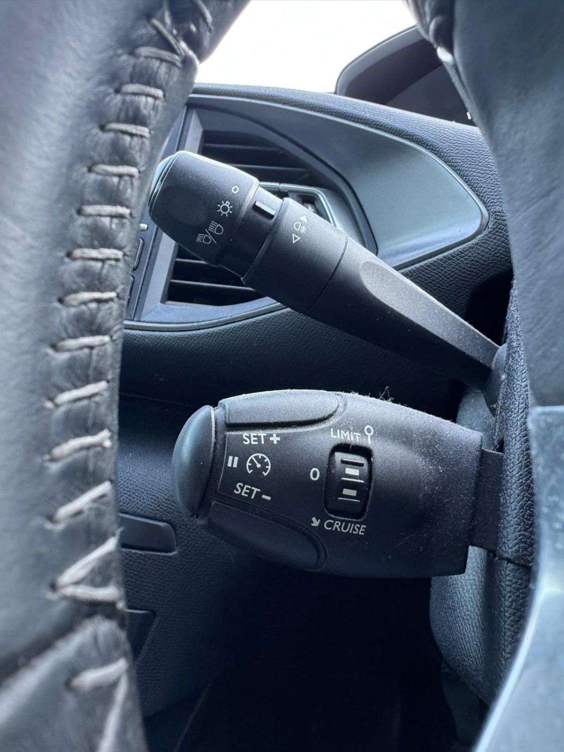 2016 PEUGEOT 308 2016 PEUGEOT 308