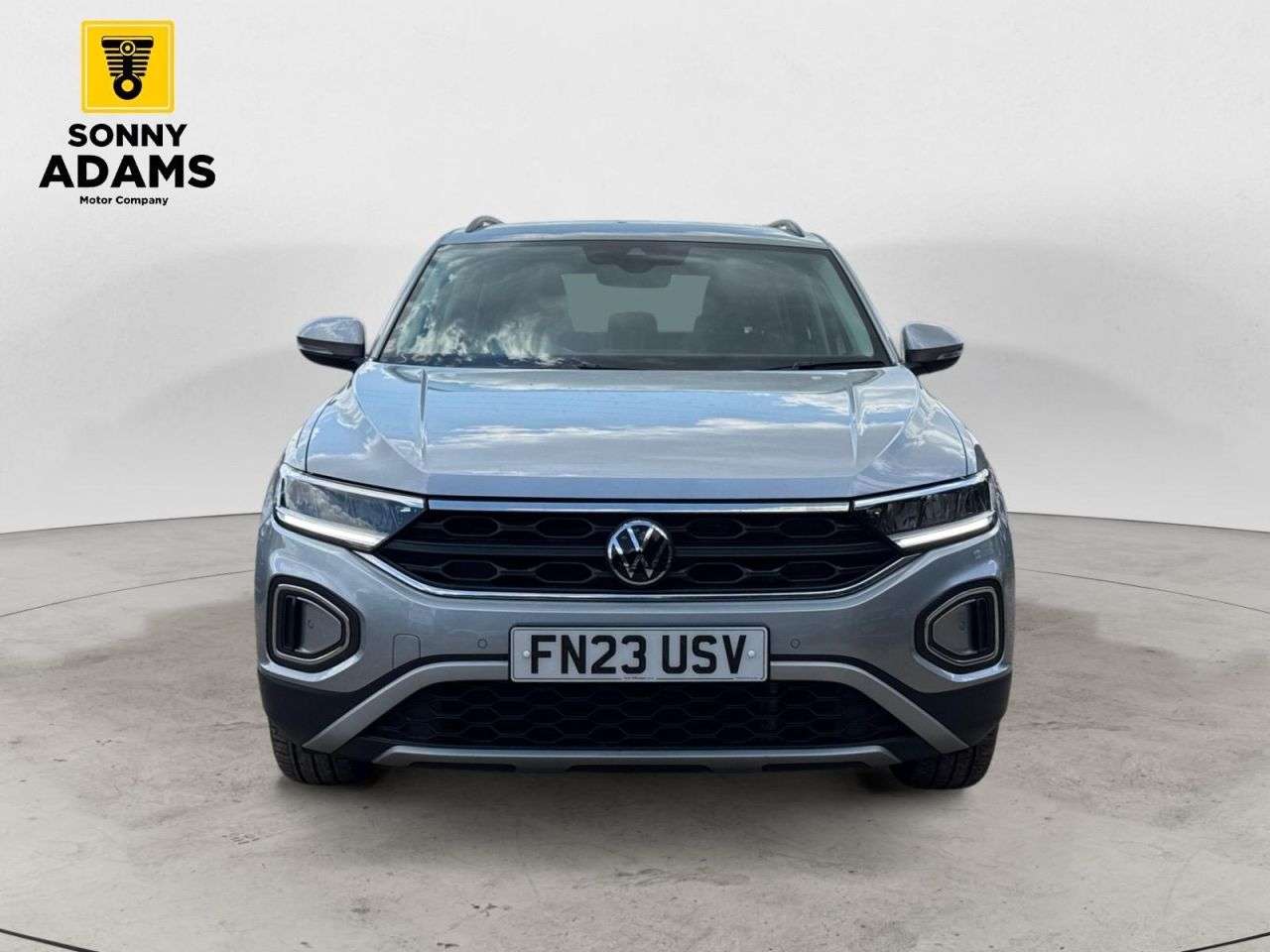 A 2023 VOLKSWAGEN T-ROC 1.0 TSI Life SUV 5dr Petrol Manual Euro 6 (s/s) (110 ps) A 2023 VOLKSWAGEN T-ROC 1.0 TSI Life SUV 5dr Petrol Manual Euro 6 (s/s) (110 ps)