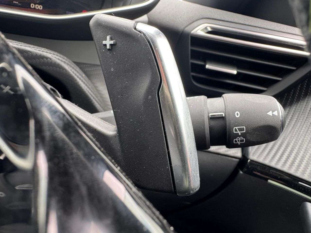 2024 PEUGEOT 2008 2024 PEUGEOT 2008